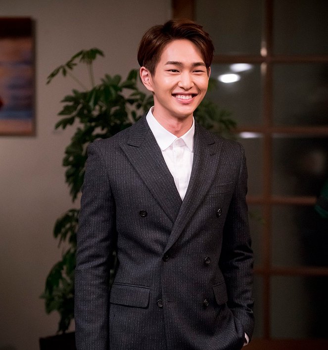 Descendants of the Sun - Making of - Onew
