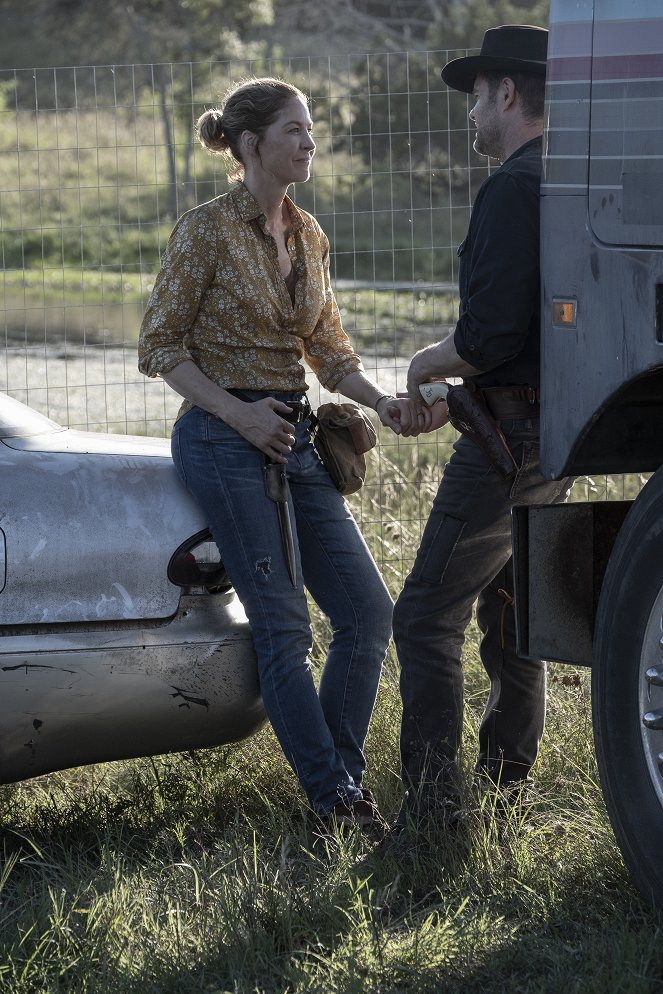Fear the Walking Dead - Season 5 - Channel 5 - Van film - Jenna Elfman