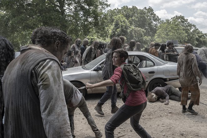 Fear the Walking Dead - Season 5 - Channel 5 - Van film - Maggie Grace