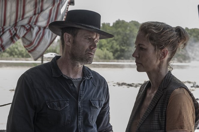 Fear the Walking Dead - End of the Line - Photos - Garret Dillahunt, Jenna Elfman