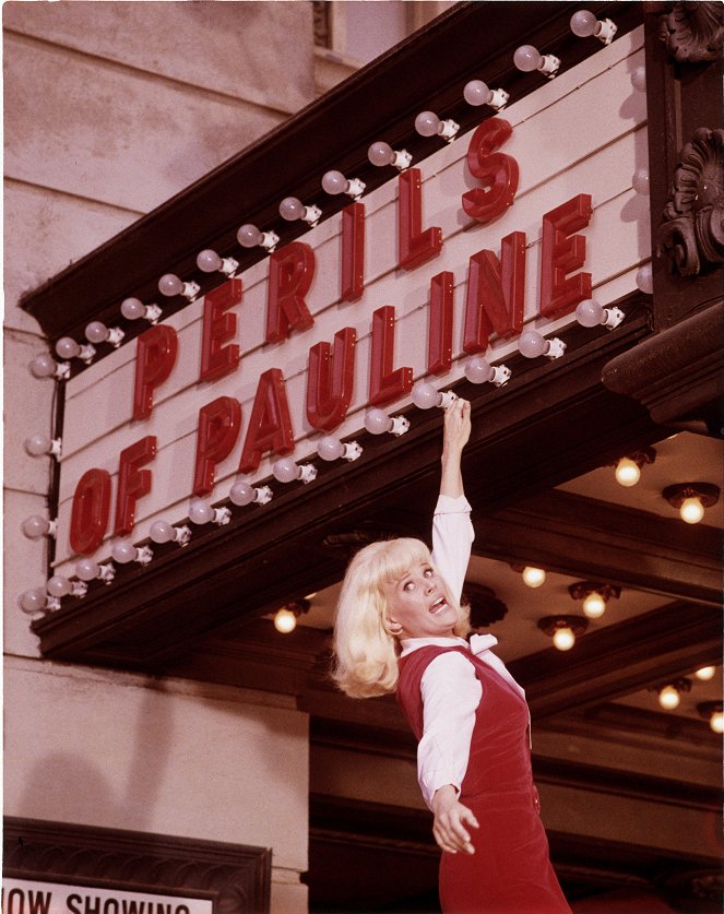 The Perils of Pauline - Filmfotók - Pamela Austin