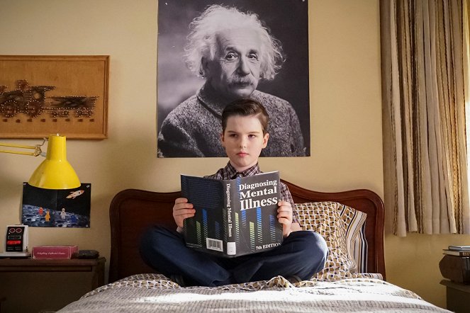 Az ifjú Sheldon - Gógyis különcök és texasos hógömbök - Filmfotók - Iain Armitage
