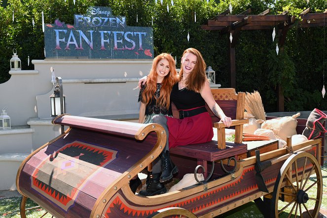 Ledové království II - Z akcí - Frozen Fan Fest Product Showcase at Casita Hollywood on October 02, 2019 in Los Angeles, California