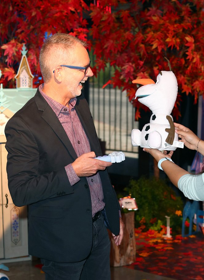 Ľadové kráľovstvo II - Z akcií - Frozen Fan Fest Product Showcase at Casita Hollywood on October 02, 2019 in Los Angeles, California - Chris Buck