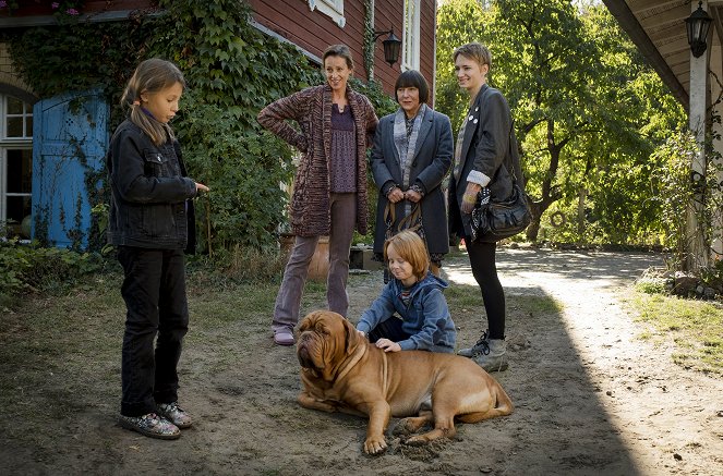 Meine Nachbarn mit dem dicken Hund - Kuvat elokuvasta - Theodora Tetzlaff, Steffi Kühnert, Zoë Valks