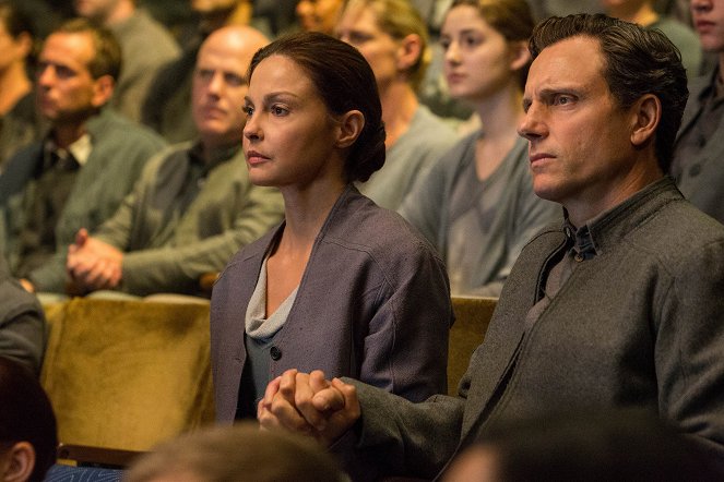Divergent - Outolintu - Kuvat elokuvasta - Ashley Judd, Tony Goldwyn