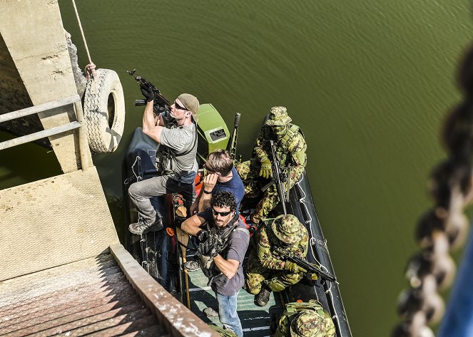 SEAL Team - Season 3 - Welcome to the Refuge - Filmfotók - Scott Foxx, Justin Melnick