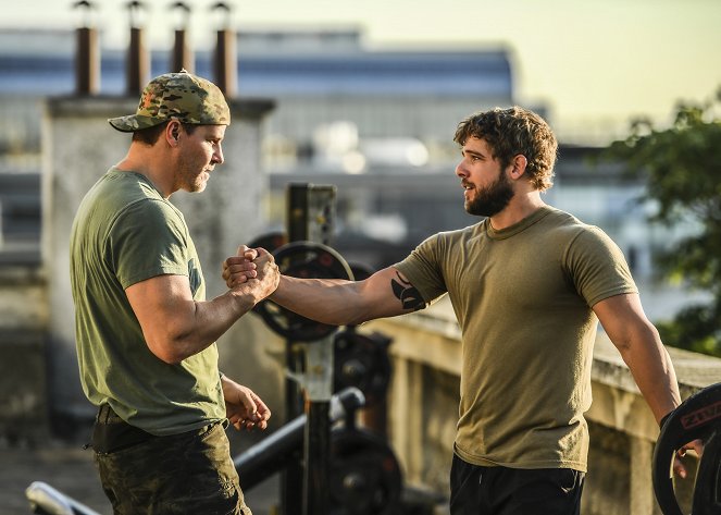 SEAL Team - Season 3 - Welcome to the Refuge - Filmfotók - David Boreanaz, Max Thieriot