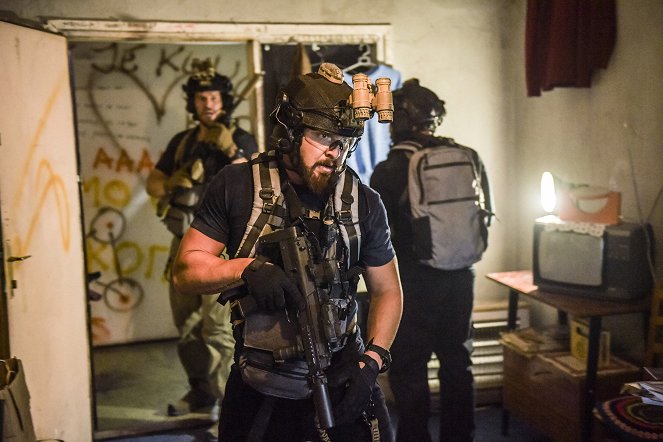 SEAL Team - Season 3 - Welcome to the Refuge - Photos - A. J. Buckley