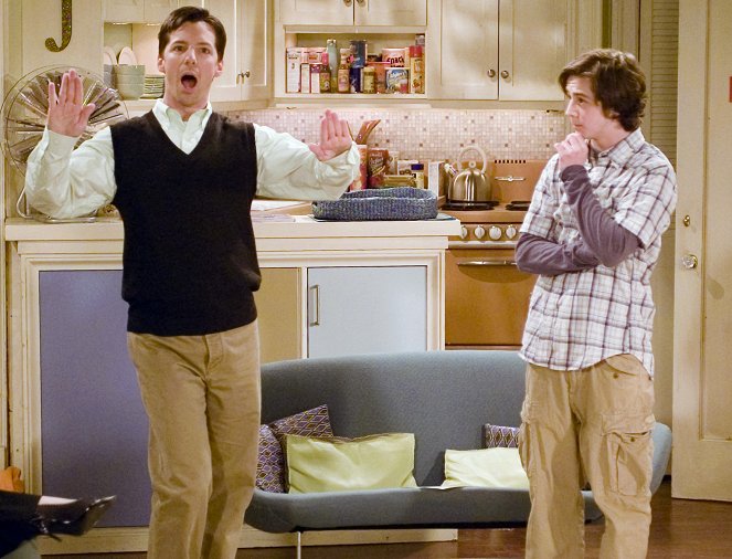 Will & Grace - I Never Cheered for My Father - De la película - Sean Hayes, Michael Angarano