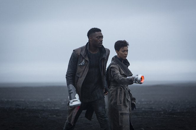 Star Trek: Discovery - That Hope Is You, Part 1 - Photos - David Ajala, Sonequa Martin-Green