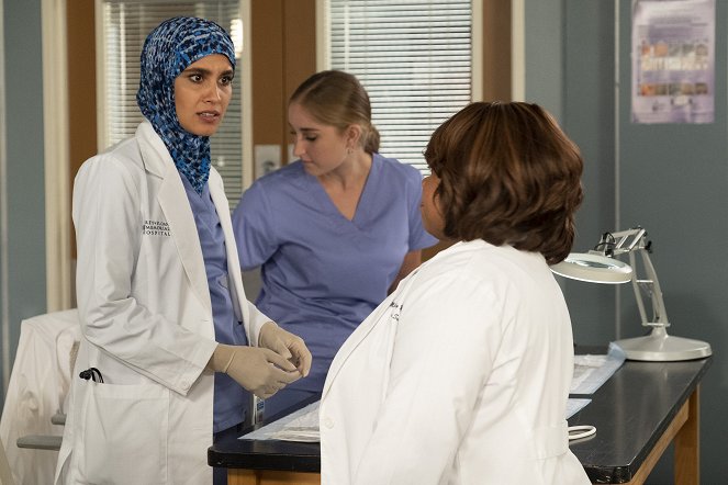 Grey's Anatomy - Season 16 - Back in the Saddle - Photos - Sophia Ali