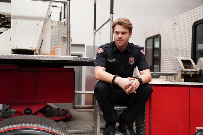 Station 19 - Season 1 - Stuck - Photos - Grey Damon