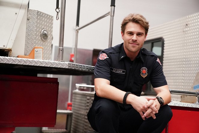 Station 19 - Festgefahren - Filmfotos - Grey Damon