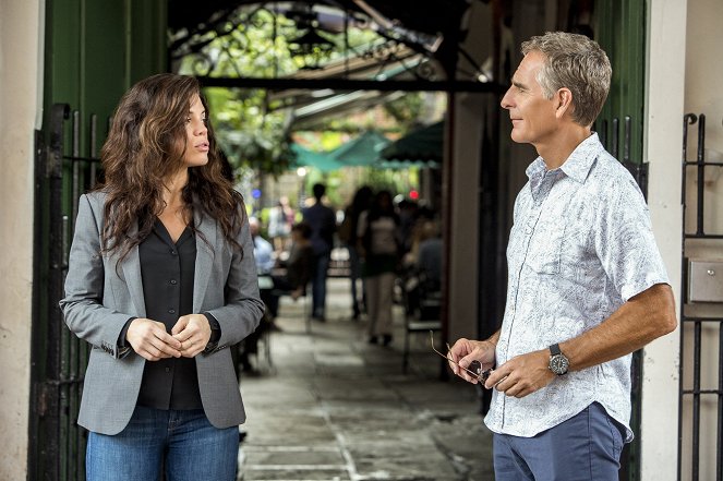 Navy CIS: New Orleans - Mörder an Bord - Filmfotos - Vanessa Ferlito, Scott Bakula