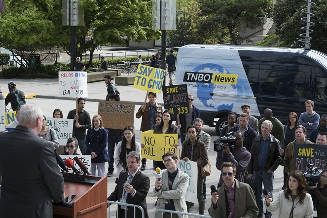 Travelers - Season 2 - 11:27 - Van film