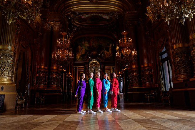 Find me in Paris - Tanz durch die Zeit - Die Ananas-Therapie - Werbefoto