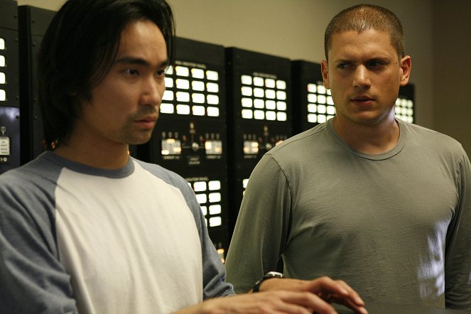 Útěk z vězení - Odstavení - Z filmu - James Hiroyuki Liao, Wentworth Miller