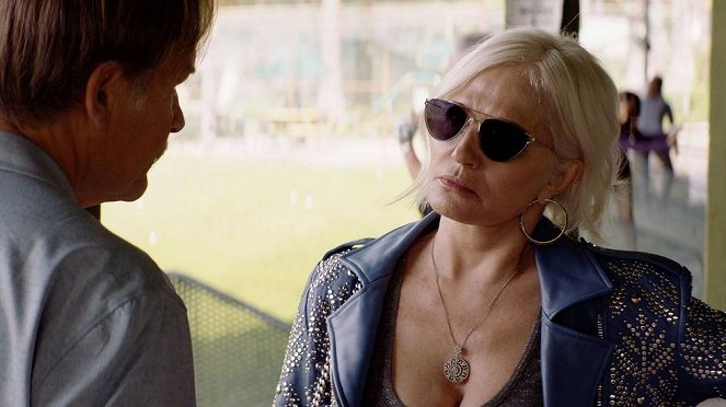 Animal Kingdom - Season 4 - Know Thy Enemy - Van film - Ellen Barkin