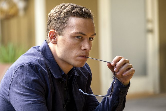 Królestwo zwierząt - Smurf - Z filmu - Finn Cole