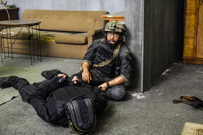 SEAL Team - Season 3 - Theory and Methodology - Photos - Neil Brown Jr.