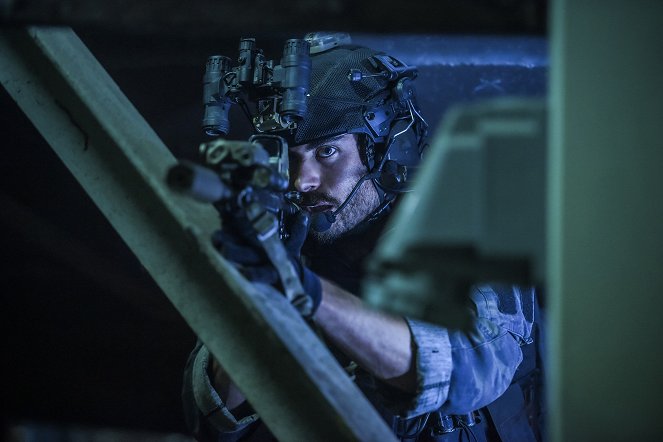 SEAL Team - Ein neuer Kommandant - Filmfotos - Justin Melnick