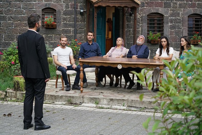 Sen Anlat Karadeniz - Season 3 - Episode 4 - Kuvat elokuvasta
