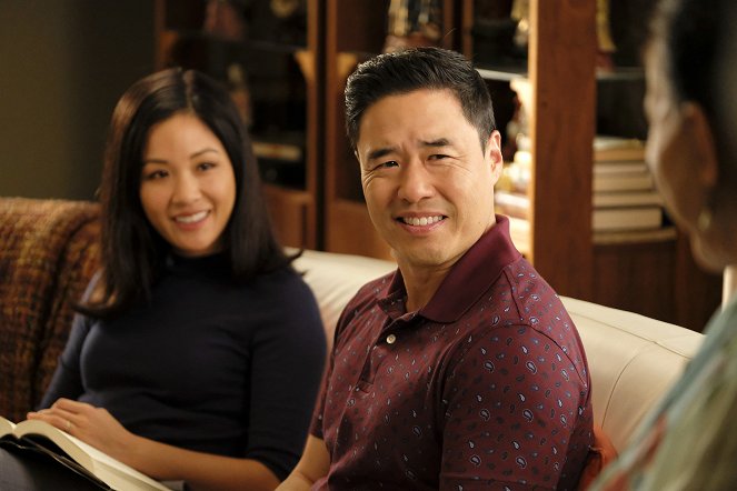 Fresh Off the Boat - Ruhestand? Wieso Ruhestand? - Filmfotos - Randall Park