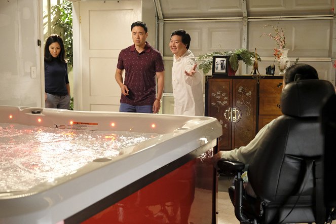 Fresh Off the Boat - Ruhestand? Wieso Ruhestand? - Filmfotos - Constance Wu, Randall Park