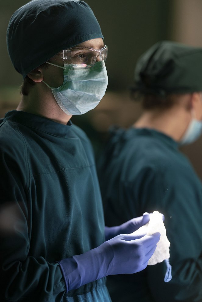 The Good Doctor - Season 3 - Claire - Photos - Freddie Highmore