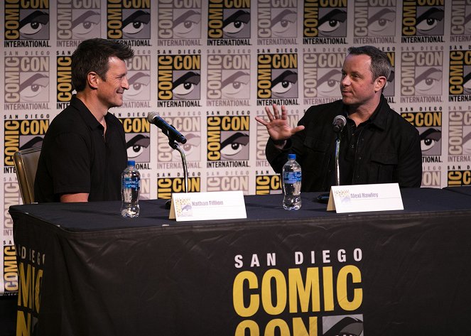 Zelenáč - Série 2 - Z akcií - On Friday, July 19, THE ROOKIE’S Nathan Fillion and writer/executive producer, Alexi Hawley, sat down for an intimate panel conversation at 2019 COMIC-CON in anticipation of the Season 2 premiere of the hit drama on Sunday, September 29, 2019 - Nathan Fillion, Alexi Hawley