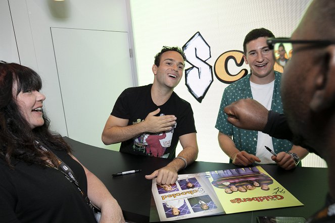 Schooled - Season 2 - Événements - THE GOLDBERGS’ Sean Giambrone, Troy Gentile and Sam Lerner and SCHOOLED’S Brett Dier sign autographs for their fans at the ABC booth at 2019 COMIC-CON in anticipation of the season premiere of both hit comedies on Wednesday, September 25, 2019