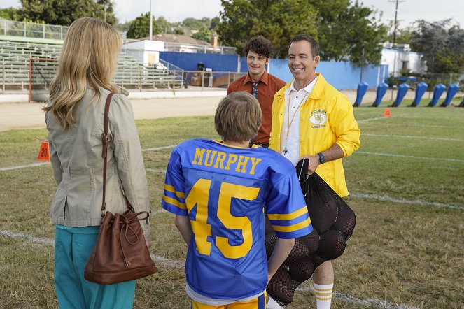 Schooled - Season 2 - The Rudy-ing of Toby Murphy - Z filmu - Brett Dier, Bryan Callen