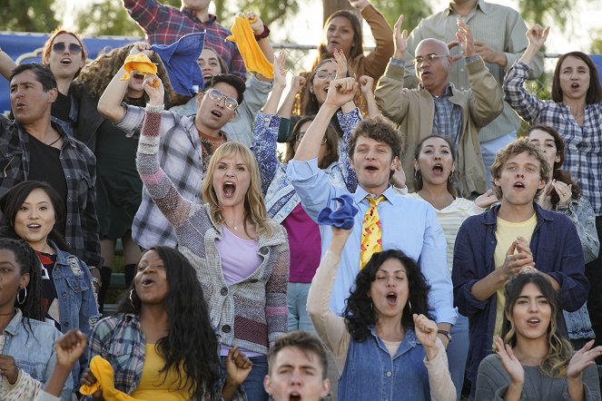 Schooled - Season 2 - Touchdown für Toby Murphy - Filmfotos - Valerie Azlynn, Brett Dier