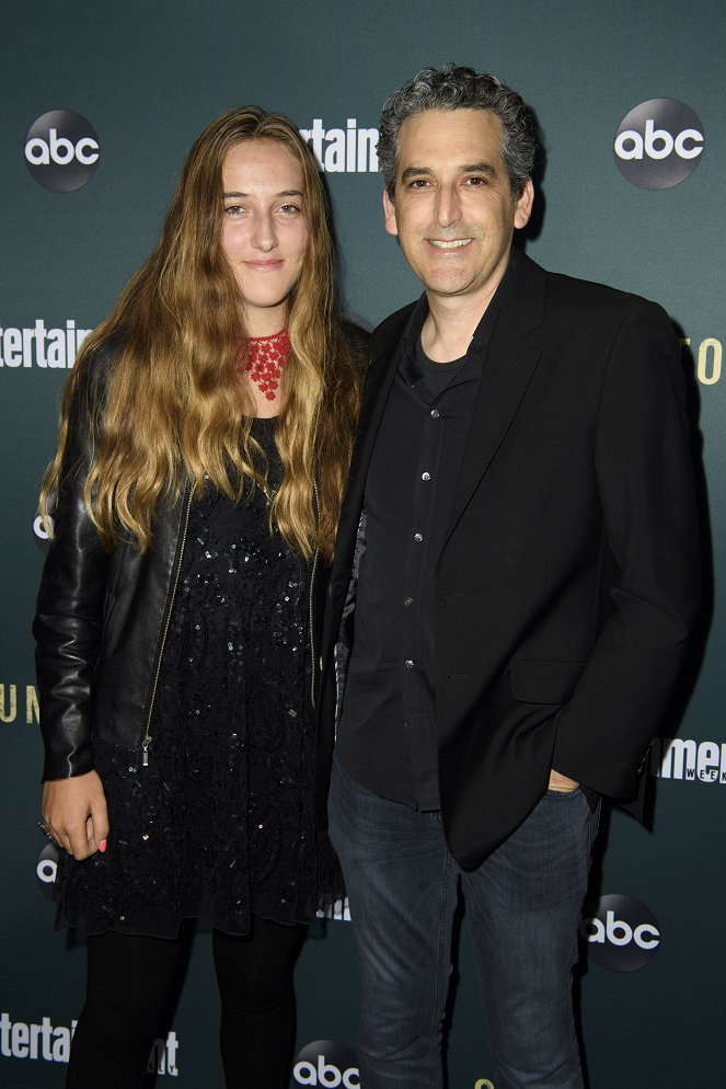 Stumptown - Evenementen - The cast and executive producers of “Stumptown” celebrate the upcoming premiere of the highly anticipated fall series at an exclusive red carpet event hosted by ABC and Entertainment Weekly at the Petersen Automotive Museum in Los Angeles