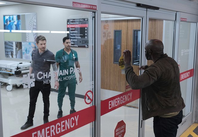 Atlanta Medical - Heilige Sünderin - Filmfotos - Matt Czuchry, Manish Dayal