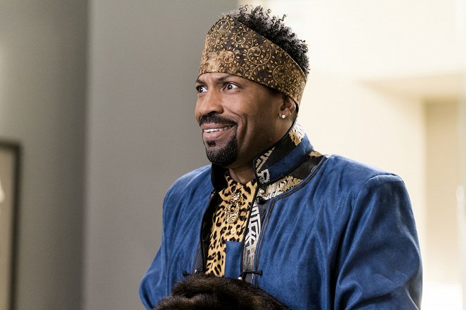 Angie Tribeca - Just the Fat, Ma'am - Photos - Deon Cole