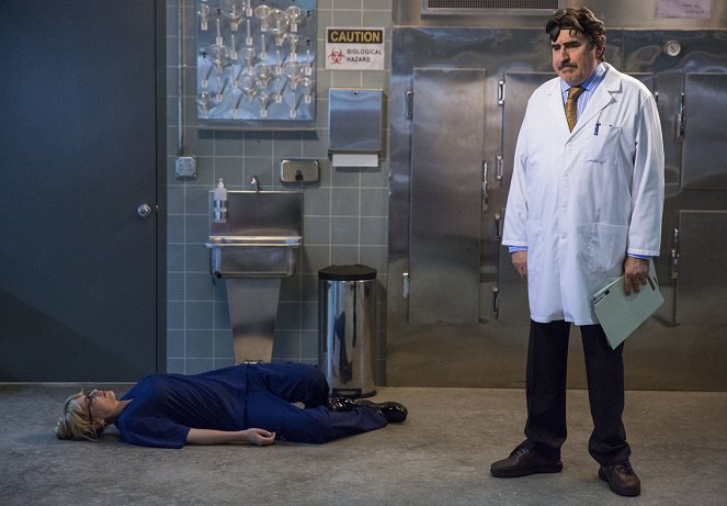 Angie Tribeca - Murder in the First Class - Photos - Andree Vermeulen, Alfred Molina