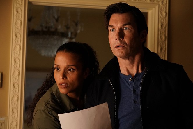 Carter - Harley Loses a Finger - Photos - Sydney Tamiia Poitier, Jerry O'Connell