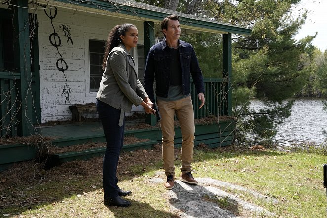 Carter - Harley Gets Replaced - Photos - Sydney Tamiia Poitier, Jerry O'Connell