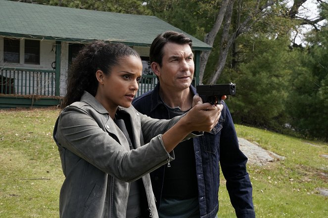 Carter - Harley Gets Replaced - Filmfotók - Sydney Tamiia Poitier, Jerry O'Connell