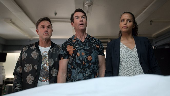 Carter - Season 2 - Harley Gets Replaced - Photos - Chris Farquhar, Jerry O'Connell, Sydney Tamiia Poitier