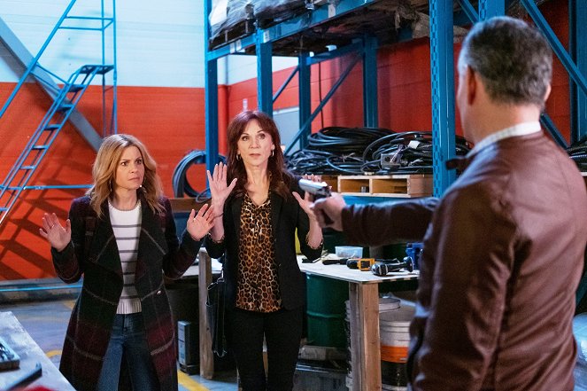 Aurora Teagarden Mysteries: An Inheritance to Die For - Photos - Candace Cameron Bure, Marilu Henner