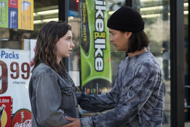 Light as a Feather - Season 2 - ...Pale as Death - Filmfotos - Katelyn Nacon, Jordan Rodrigues