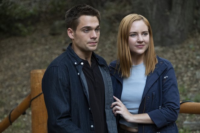 Light as a Feather : Le jeu maudit - …Thick as Thieves - Film - Dylan Sprayberry, Haley Ramm