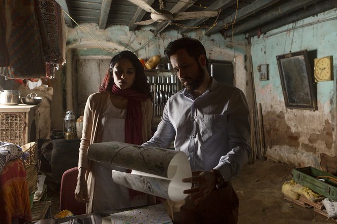 Az indiai bárd - A bú ha jő, nem jő mint egyes őrszem: Egész dandár beront - Filmfotók - Sobhita Dhulipala, Emraan Hashmi