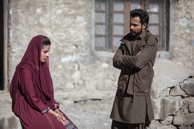 Bard of Blood - Kochaj wszystkich, ufaj niewielu, nie czyń krzywdy nikomu - Z filmu - Kirti Kulhari, Emraan Hashmi