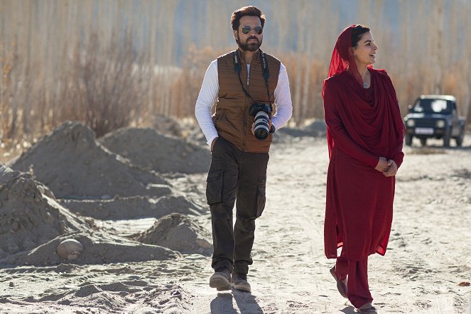 Bard of Blood - Love All, Trust a Few, Do Wrong to None - De la película - Emraan Hashmi, Kirti Kulhari
