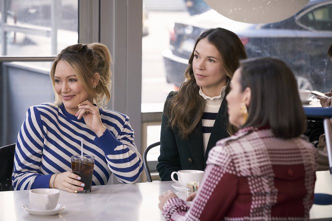 Younger - The Unusual Suspect - Photos - Hilary Duff, Sutton Foster