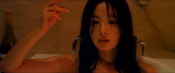 Jiltueui yeoksa - Do filme - Gyoo-ri Nam